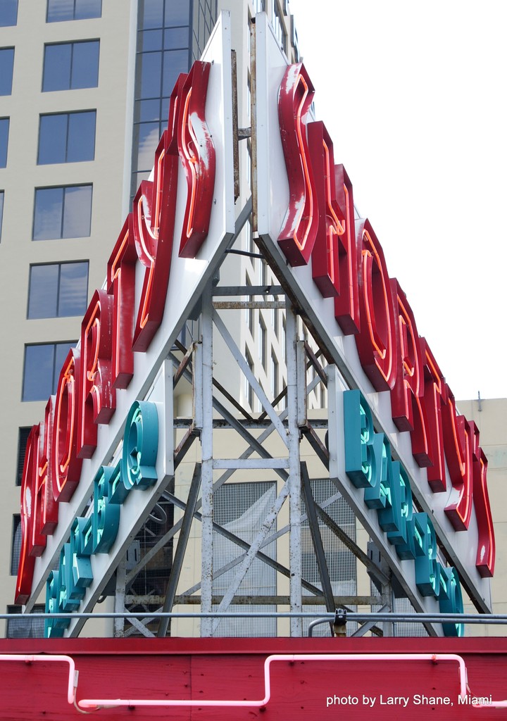 Miami made. Community loved. ❤️
Shorty’s has been feeding South Florida for decades—and now we're bringing the flavor to YOU!
Support local and serve legendary BBQ at your next event.