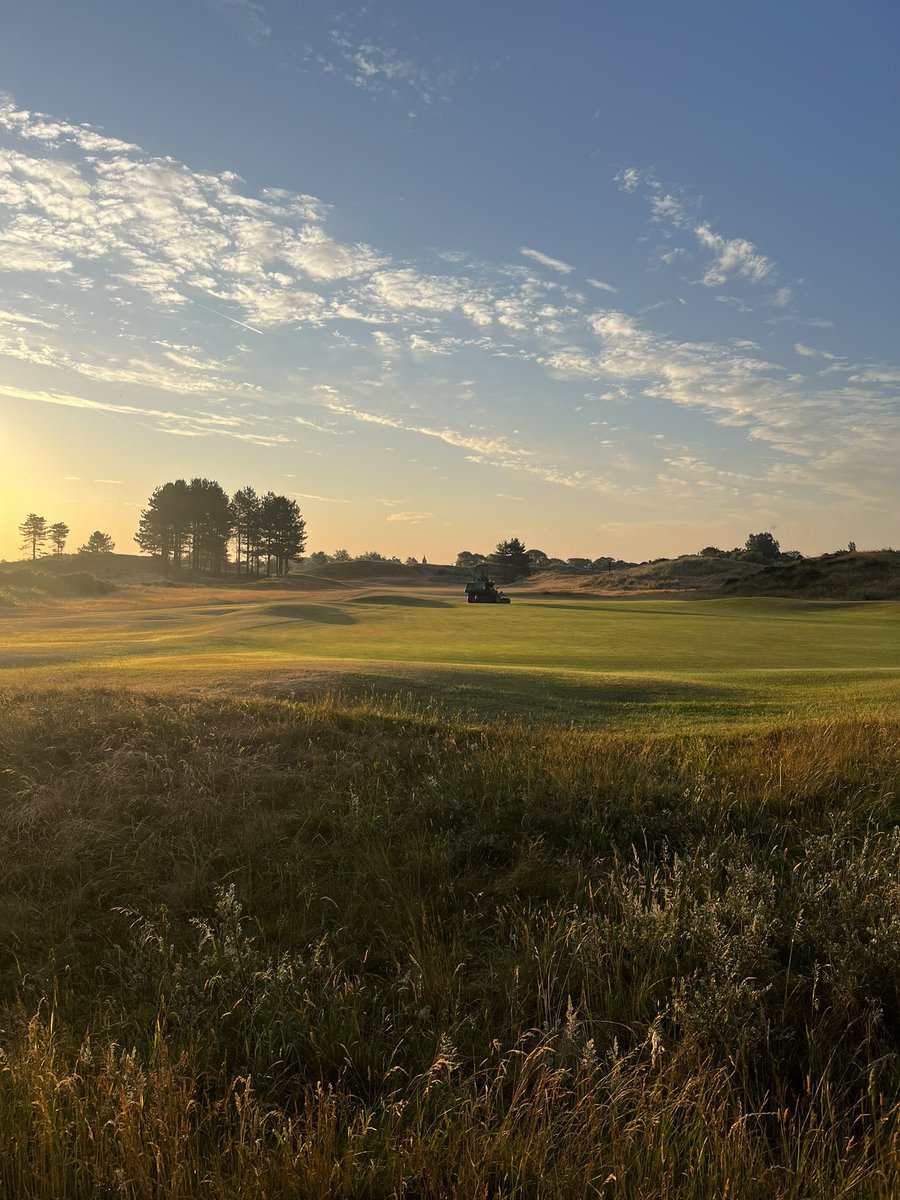 SandAgreens's tweet photo. We are looking for an apprentice Greenkeeper  to join our hardworking, dedicated team. If you would like to be a part of this great team send your c.v and covering letter before 2nd May to coursemanager@sandagolf.co.uk https://t.co/7RvfdsWVbH