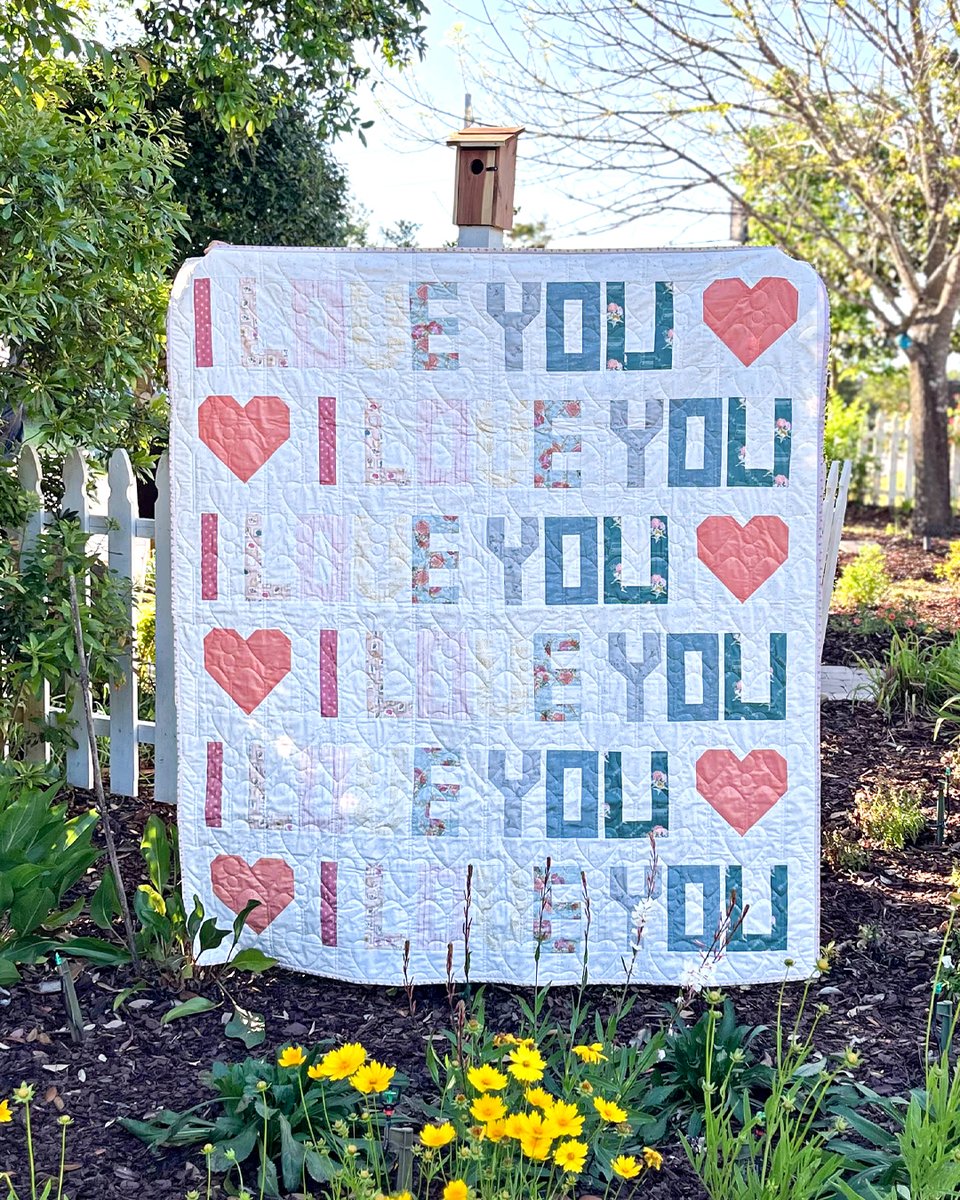 ArtGalleryFab's tweet photo. 💕 To celebrate her charming fabric collection ‘Love Letters’, Becca made this
‘Always Forever quilt (pattern by Liza Taylor Handmade) and it’s a match made in heaven!
https://t.co/mkeTdqKiPh
#ArtGalleryFabrics #QuiltPattern #ThrowQuilt https://t.co/xybvmJVrj6