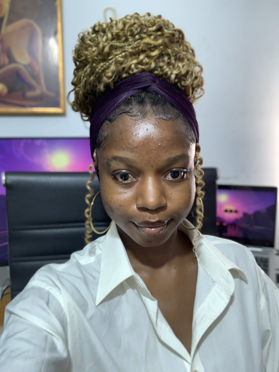 webdesignerng's tweet image. The Techie                       Her work tools
