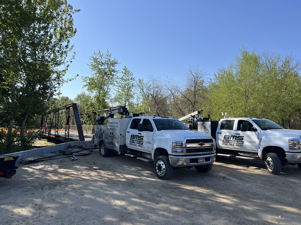 mayor_chadwick's tweet image. Today, I had the opportunity to burn some sticks and do some welding on our historic bridge we moved to Freedom Park from Horseshoe bend. I welded some of the handrails on the bridge.
The team at Bills Machine Shop are incredible metal workers, welders and fabricators. Their…