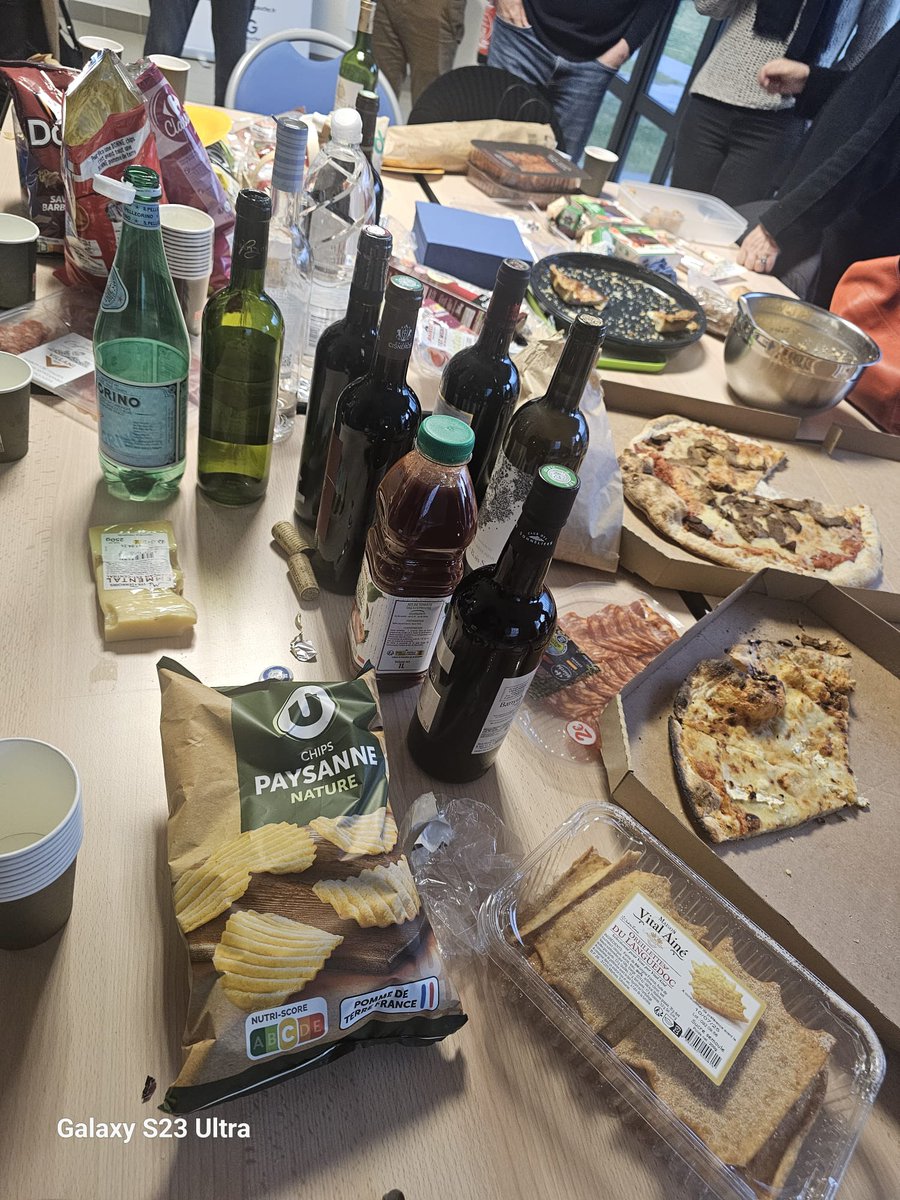 Réunion de famille PRG : humanisme, convivialité.
Un cap: celui de la gauche progressiste, ancrée dans le réel et attachée aux libertés. La méthode: le rassemblement autour de valeurs non-négociables avec l'extrême gauche. 
POUR VOUS &amp; AVEC VOUS!
#Gauche #Municipales2026 #Gironde