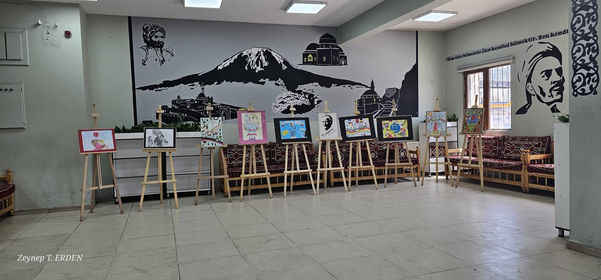 “23 Nisan Ulusal Egemenlik ve Çocuk Bayramı “ kapsamında okulumuzda düzenlediğimiz resim sergimiz. @AgriValilik <a href="/agrimem/">AĞRI MEM</a> <a href="/hasan_kokrek/">Hasan Kökrek</a> <a href="/aatilla04/">Abdullah Atilla</a>