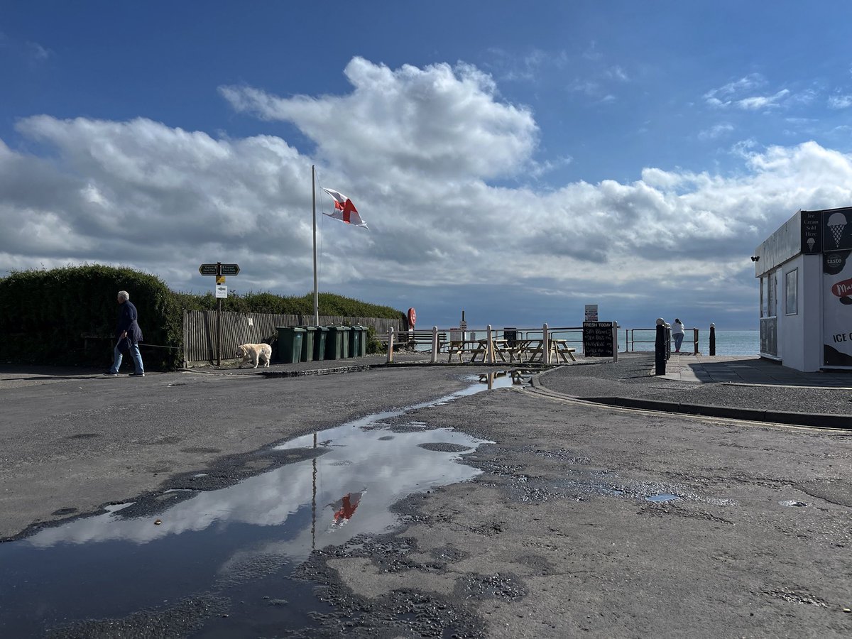 Andrew Edwards tweet media