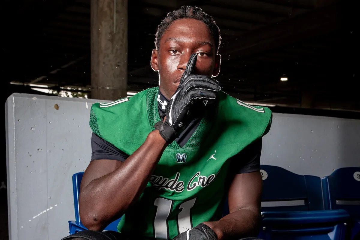 RECRUIT SCOOP: Maybe Creek LB Okpala previews upcoming official visits

Four-star LB Kosi Okpala has 4 official visits set for the next two months. Here's the latest with his recruitment and what he's looking forward to with each visit!

READ:vype.com/Texas/Houston/…