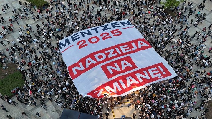 dariusz_olech's tweet photo. Piękny baner w Kielcach.
#MentzenDrugaTura #Mentzen2025 https://t.co/La1jX0vUPW