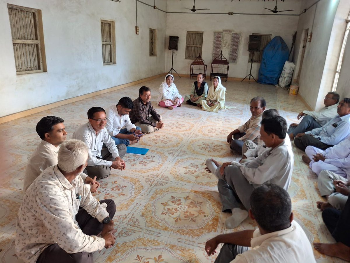 આજરોજ કેશોદ તાલુકાના સોંદરડા ગામે પંચાયતી રાજ દિવસ ના રોજ  ગ્રામસભા યોજવામાં આવી. "મારી ગ્રામ પંચાયત મારું સ્વાભિમાન".. #PanchayatiRajDiwas
<a href="/CMOGuj/">CMO Gujarat</a> <a href="/collectorjunag/">Collector Junagadh</a> <a href="/DdoJunagadh/">DDO Junagadh</a> <a href="/TdoKeshod/">TDO KSD</a> <a href="/esdmkeshod/">ASSISTANT COLLECTOR & SDM KESHOD</a>