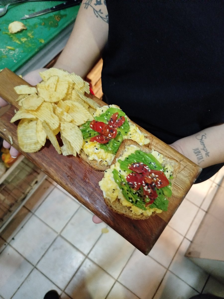 KAKAKAKSKKSKSKSJSNJSKS me bloqueó mi jefe. mis platos se merecían más hijo de mil putini