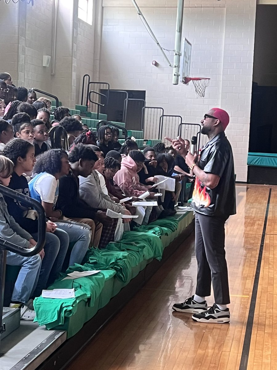 Chris Williams with Student Success Agency visited the seventh graders at BMS today! He spoke to the students about what they envision for their futures and how to achieve their dreams. Student Success Agency offers tutoring and mentoring through their winbox app.