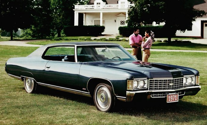 DaveDuricy's tweet photo. Michelle Obama: "As black women, we don't articulate our pain because it's almost like nobody ever gave us permission to do that."
Barack Obama: "Does Aunt Esther know?" 1971 Chevrolet Caprice. https://t.co/8uArNnfp14