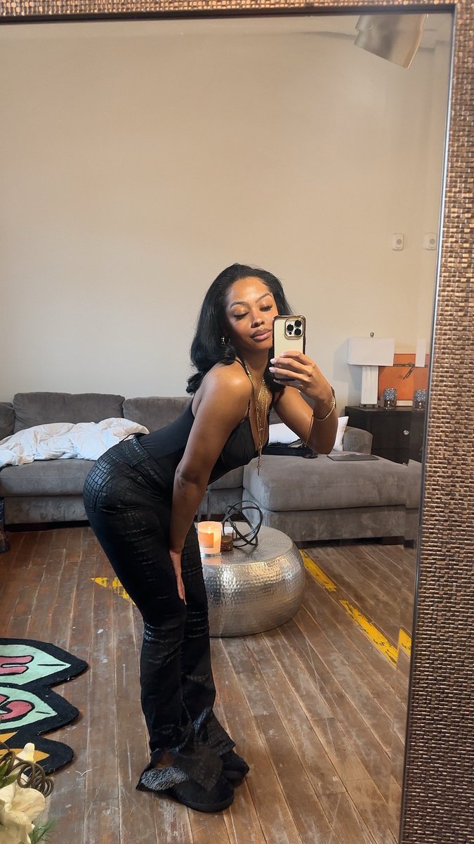 theloopylover's tweet photo. 🖤 https://t.co/hFvNDihQSO