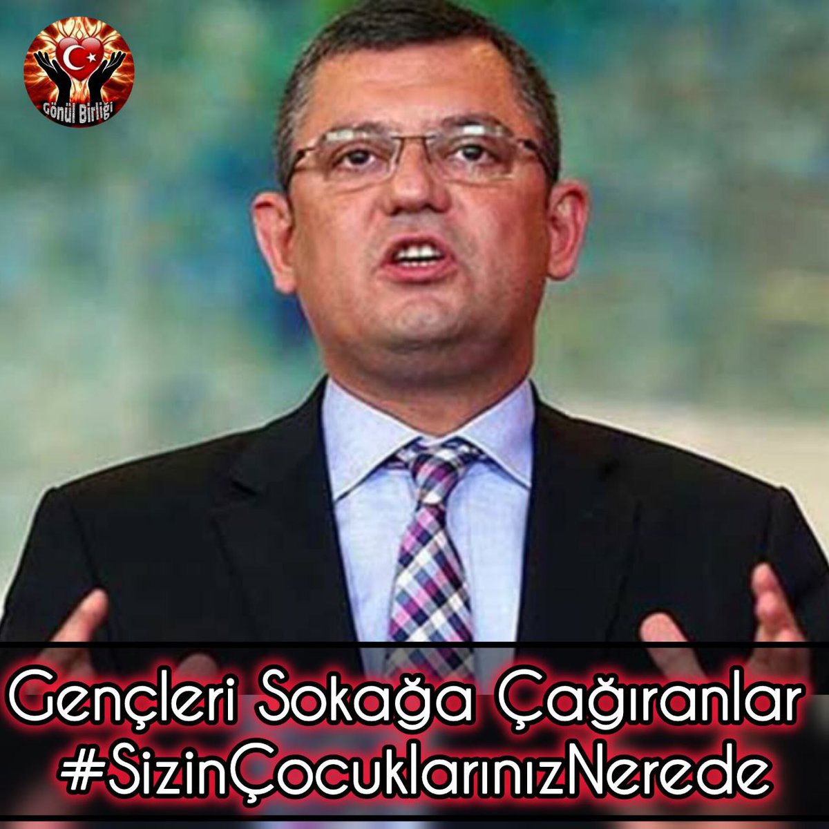 Özgür Özel ve avanesi,
karanlık süreçlere zemin hazırlamak için,
ibb deki
İMAMOĞLU nun yolsuzluklarını örtmek için, 
her zaman
en elverişli enstrüman olarak
Özellikle de
üniversite gençliğini. gençlerimizi
görmüşlerdir.

Gençleri Sokağa Çağıranlar 
#SizinÇocuklarınızNerede