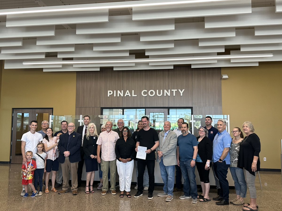 Over 10,000 signatures turned in to help pave the way for #SanTanValley residents to determine their own future at the local level! On to the August election!

azfamily.com/video/2025/04/…