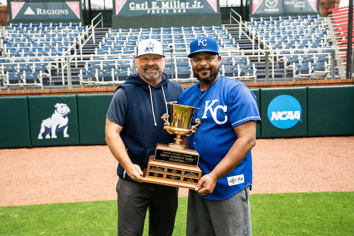 Samford Baseball (@samfordbaseball) on Twitter photo Thank you to everyone who came out for our annual Media HR Derbyโผ๏ธ
This year's winner was <a href="/DeeJacksonCBS42/">Dee Jackson</a> ๐
We appreciate all you do to cover our program and student-athletes๐ฃ๏ธ
#SetTheStandard | #AllForSAMford Thank you to everyone who came out for our annual Media HR Derbyโผ๏ธ
This year's winner was <a href="/DeeJacksonCBS42/">Dee Jackson</a> ๐
We appreciate all you do to cover our program and student-athletes๐ฃ๏ธ
#SetTheStandard | #AllForSAMford