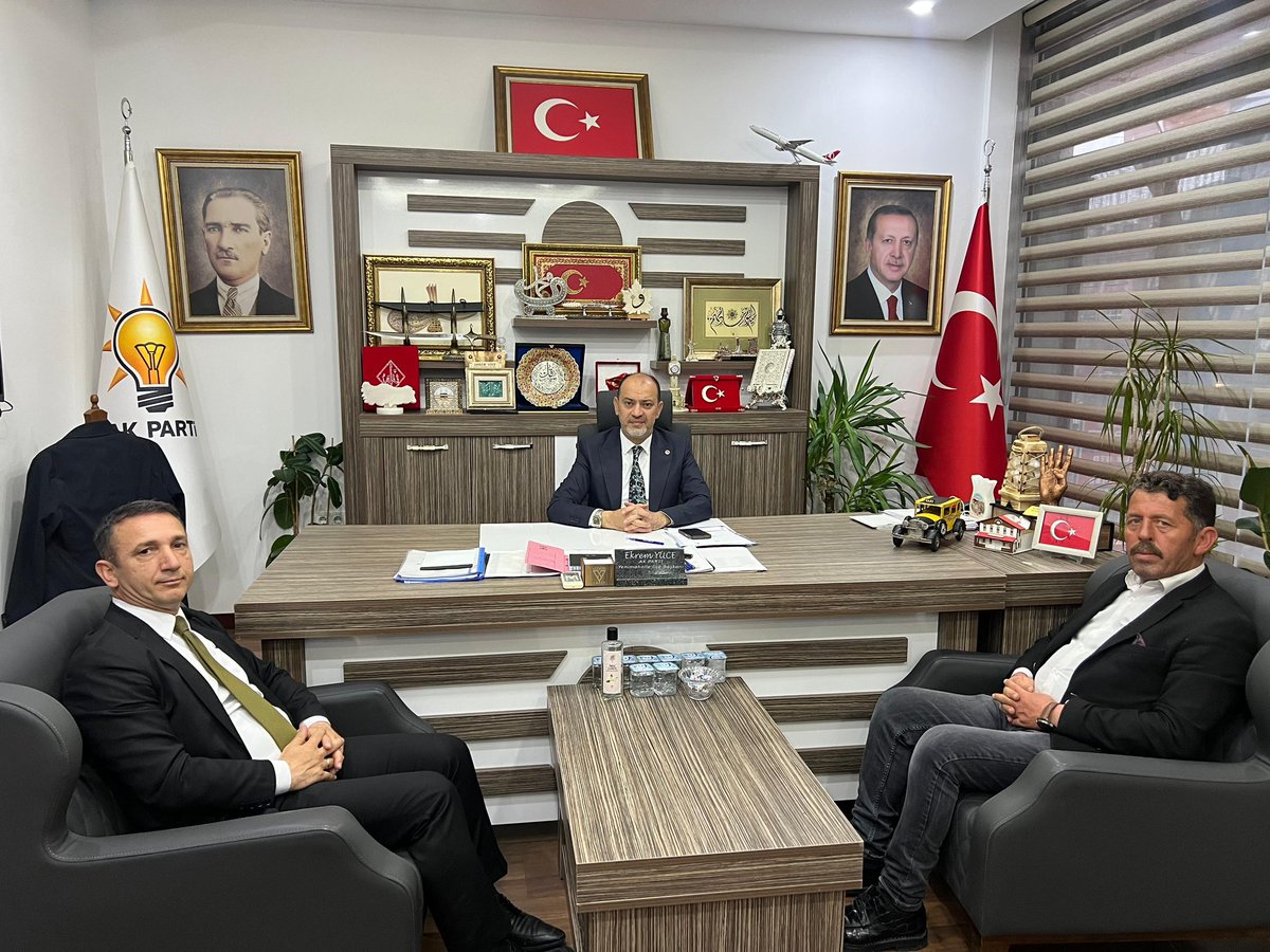📌 İlçe Başkanlığımıza ziyaret;

Halkbank Yahyalar Şube Müdürü Akın Murat, İlçe Başkanımız  <a href="/ekremyuce06/">Dr. Ekrem Yüce</a>’yi ziyaret etti.

Nazik ziyaretleri için teşekkür ederiz.