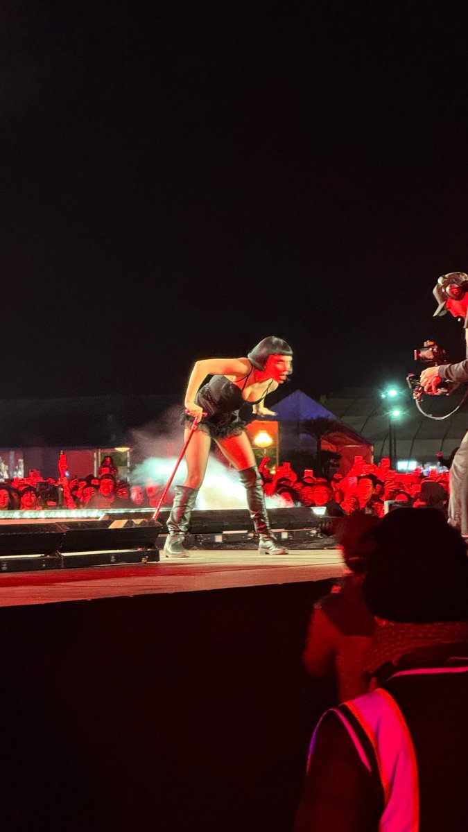 aleelay's tweet photo. #GAGACHELLA Done, cant wait to see you at #VivaLaMAYHEM @ladygaga https://t.co/olcn7krgTd