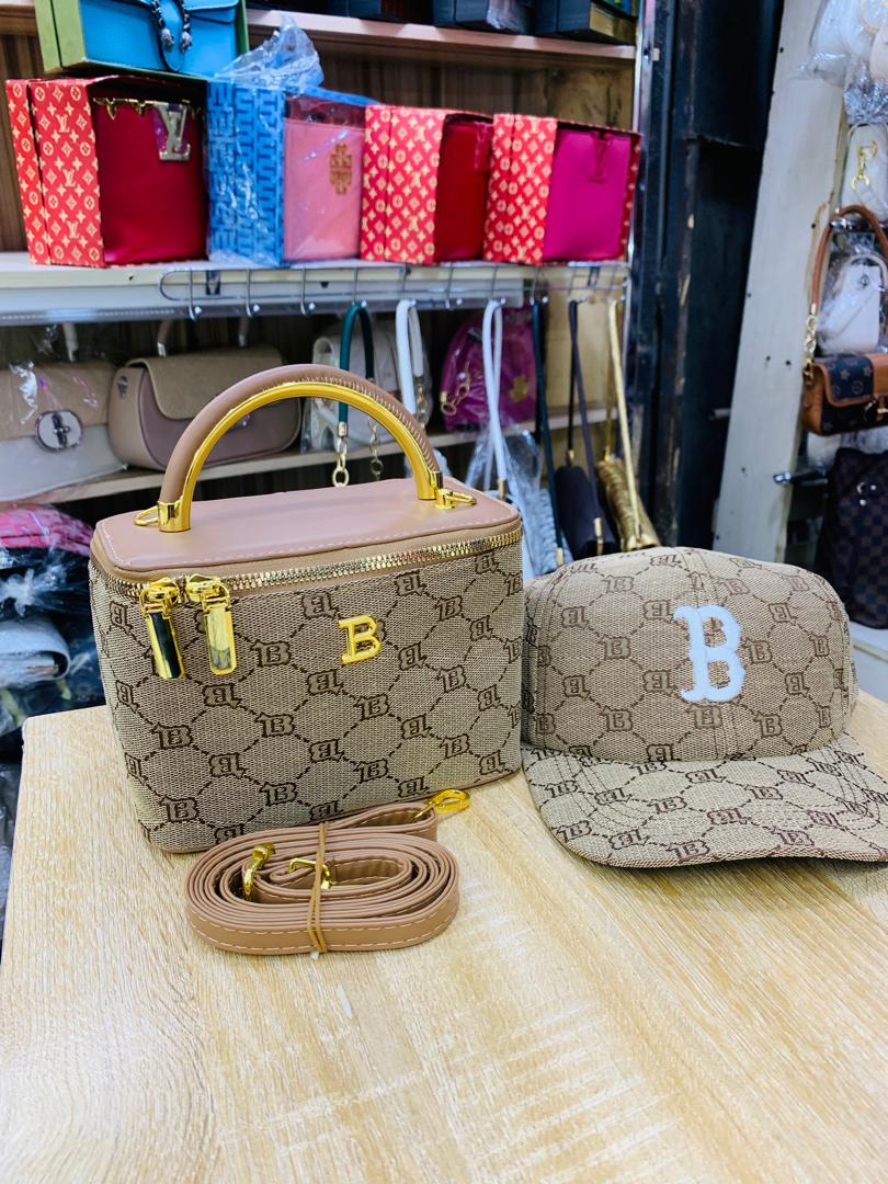 Naya_stores's tweet image. B bag and a matching cap
Price- 18,500
Location- Anambra state 

#100DVC #100daysconsistencychallenge #trendingnow #nayastore #bags #bagselleronline