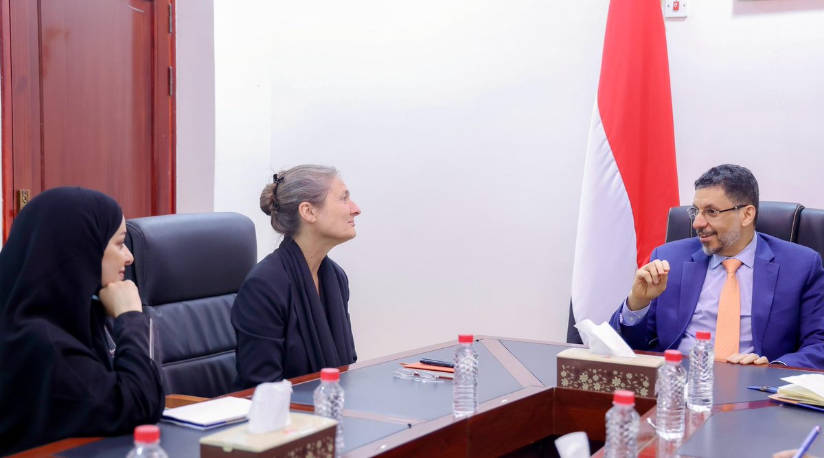 رئاسة مجلس الوزراء اليمني (@yemen_pm) on Twitter photo The #Prime_Minister, <a href="/BinmubarakAhmed/">احمد عوض بن مبارك - Ahmed BinMubarak</a>, welcomed the Ambassador of the Kingdom of #Netherlands to #Yemen, Jeannette Seppen. They discussed existing and future cooperation mechanisms across various fields, the Netherlands' supportive stance on government reform efforts, and The #Prime_Minister, <a href="/BinmubarakAhmed/">احمد عوض بن مبارك - Ahmed BinMubarak</a>, welcomed the Ambassador of the Kingdom of #Netherlands to #Yemen, Jeannette Seppen. They discussed existing and future cooperation mechanisms across various fields, the Netherlands' supportive stance on government reform efforts, and