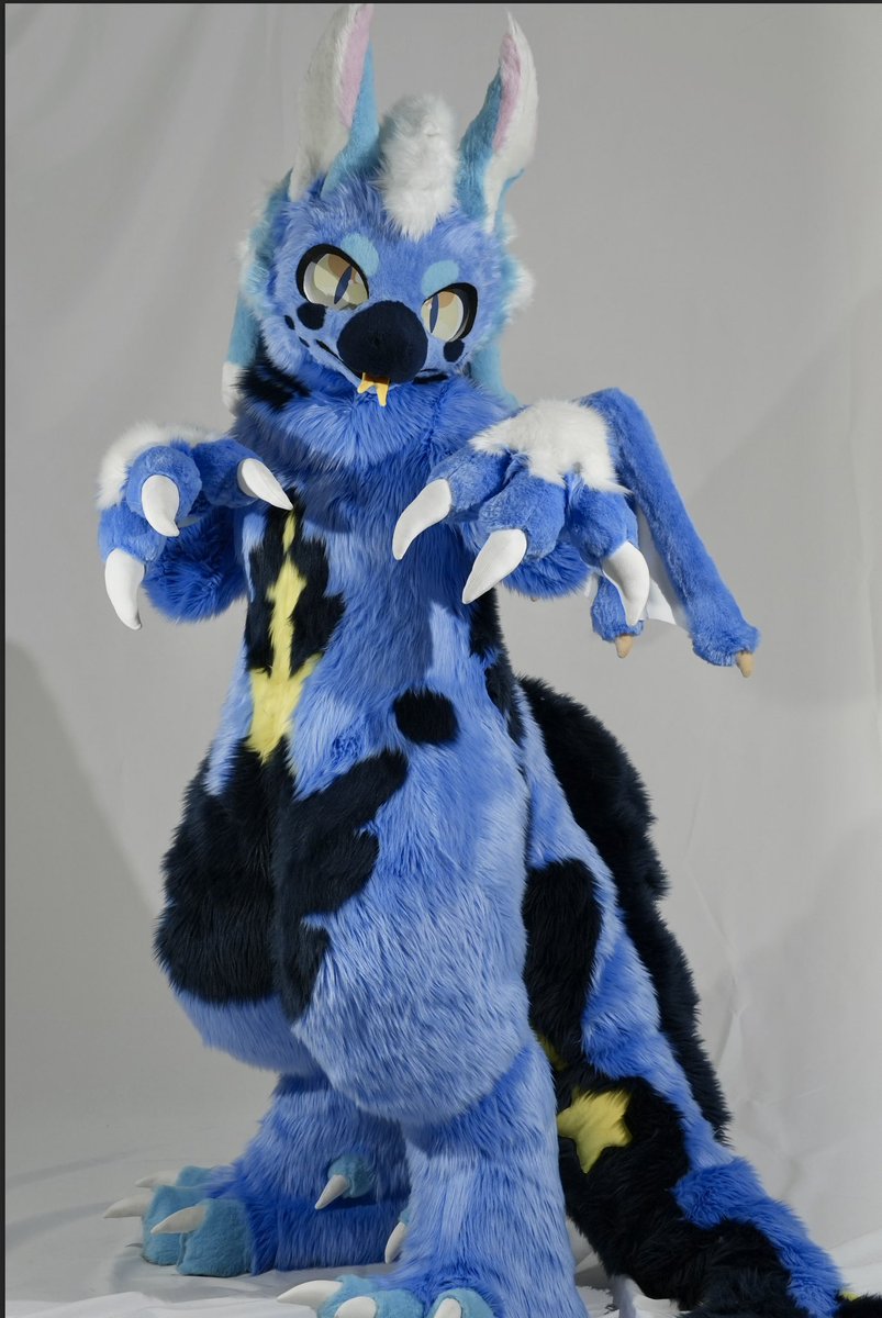 amoonifito's tweet photo. Commission 
#furry #fursuit #dragon https://t.co/MDMNSXxFxB