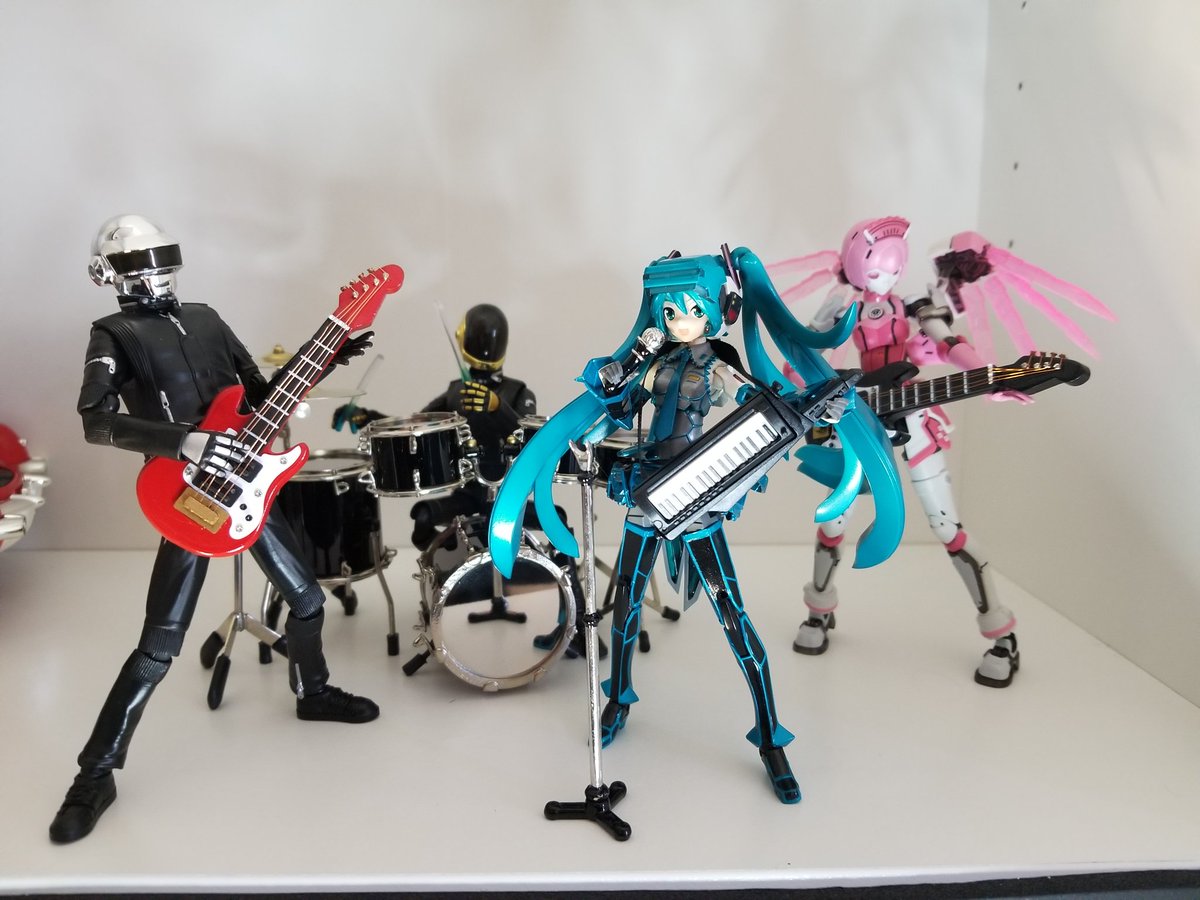 floobydooby's tweet image. I love that figure