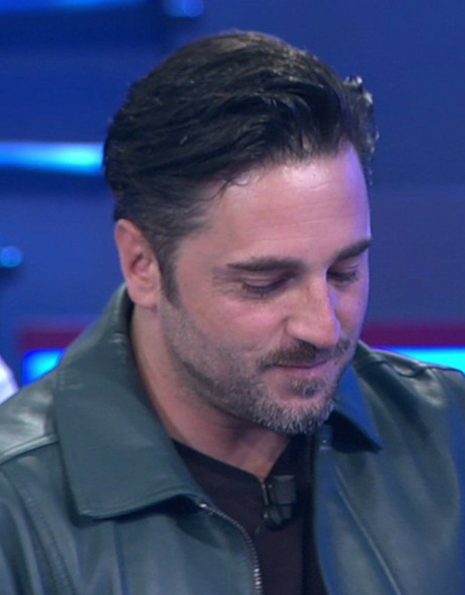 O <a href="/David_Busta/">Bustamante</a> xa está AQUÍ!!!
#LRBustamante ás 21:50 h!!!