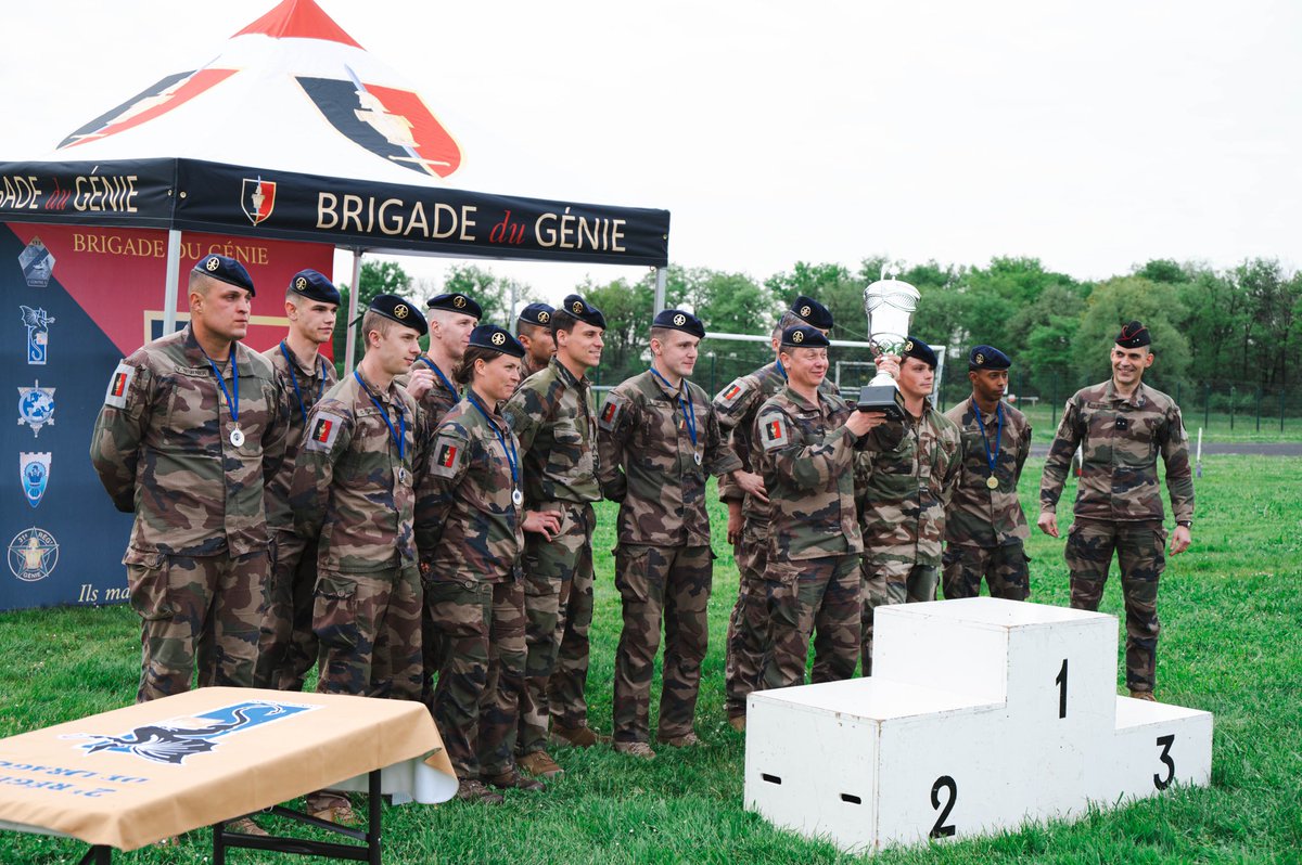 Brigade du génie (@brigadedugenie) on Twitter photo 🖐🏼✊🏼 La BGEN a lancé ces 23 et 24 avril le premier Tournoi des 5 cohortes, allusion aux 5 unités de la brigade !
🏆 Félicitations au <a href="/132RIC/">132e régiment d'infanterie cynotechnique</a>, vainqueur de cette 1ère édition, et à toute la BGEN s’illustrant par sa combativité, sa cohésion et son état d’esprit !
<a href="/CommandementALT/">Commandement appui et logistique de théâtre</a> 🖐🏼✊🏼 La BGEN a lancé ces 23 et 24 avril le premier Tournoi des 5 cohortes, allusion aux 5 unités de la brigade !
🏆 Félicitations au <a href="/132RIC/">132e régiment d'infanterie cynotechnique</a>, vainqueur de cette 1ère édition, et à toute la BGEN s’illustrant par sa combativité, sa cohésion et son état d’esprit !
<a href="/CommandementALT/">Commandement appui et logistique de théâtre</a>