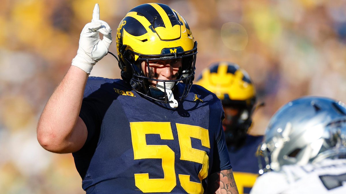 adamhmason's tweet image. He needs to be a Bear. 
It'll be insane if the Bears trade from 10 to 5, only to have the Jaguars take Graham at 10 👀🤢🙄