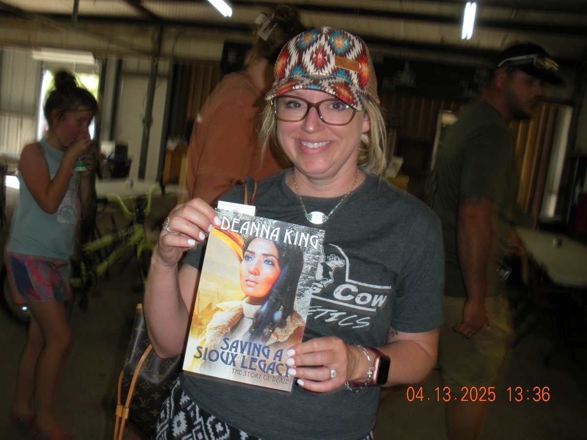 Howdy! Sharing late, as usual. We had a fabulous time in Bowie and at HPB In Arlington (The day The Rangers played the Dodgers- tough competition for me!- lol) Thank you to my new readers! 
As always… Happy reading, y’all! See more photos on FB ( Deanna King Writing)
