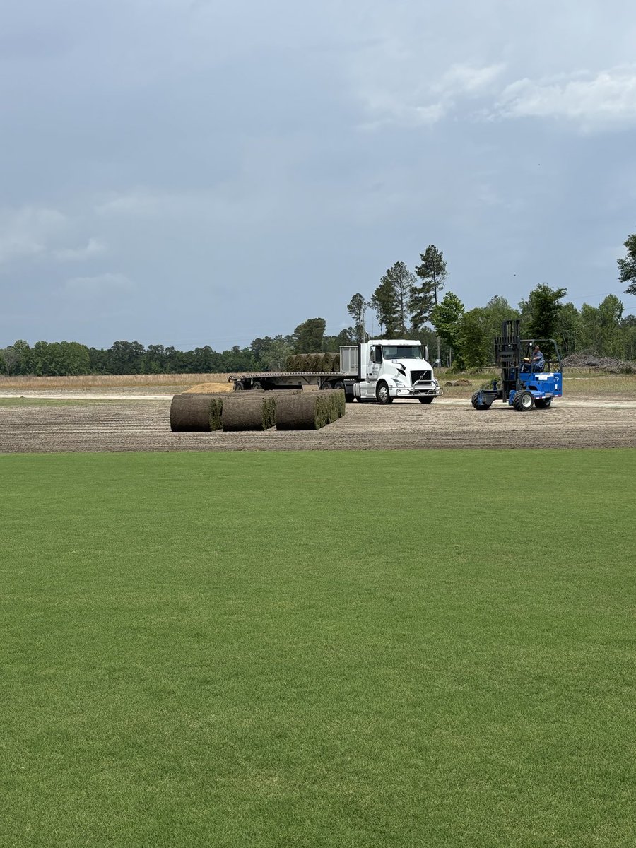 Roll by roll and day by day Northbridge is making a statement! The next time you watch or play your favorite outdoor sport hopefully it be played on Northbridge! #keepitreal #Northbridge #greenacresturfsc #sodsolutions
