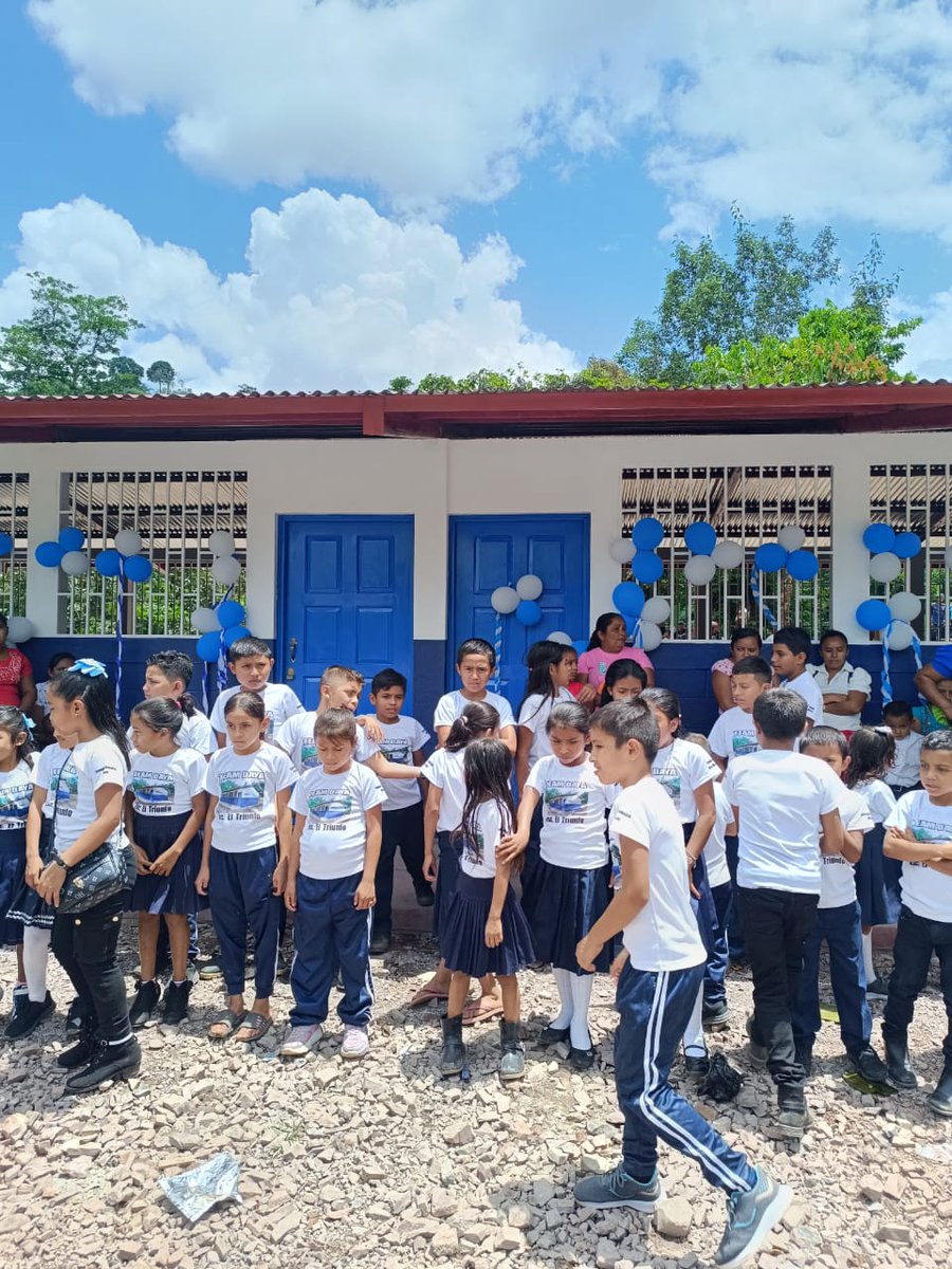 AdelanteSiempr_'s tweet photo. #Jinotega|¡Un sueño hecho realidad! Hoy celebramos con alegría la inauguración de la nueva escuela en la comunidad #ElNaranjito, #Bocay. 🎉🎈 Un paso importante para garantizar educación de calidad a nuestras niñas y niños, y construir un futuro con más oportunidades para todos. https://t.co/lhWmX9lFVd
