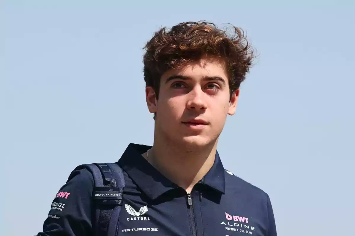 F1Chronicle's tweet photo. Franco Colapinto's Argentine sponsors might need to write another big cheque in order to oust rookie Jack Doohan from his race seat at Alpine.

Advised by Flavio Briatore, the team forked out millions to secure @FranColapinto on loan from Williams for this year and beyond - triggering intense rumours that Doohan's days are numbered.

"I don't want to be as harsh as Dr (Helmut) Marko and call Doohan a C-grade driver," Ralf Schumacher told Sky Deutschland, "but in my opinion he is not good enough for Formula 1.

"It is too early to say for sure.  He has a very experienced teammate in (Pierre) Gasly, who is also settled in the team and is supported.  That is why (criticising Doohan) may sound harsh and unfair," the former F1 driver added.

"But I would say that compared to other rookies, Doohan doesn't look like someone who will fight for the world title at some point."

Alpine reserve Colapinto's sponsor Mercado Libre is already featured on the 2025 car, but rumours swirled in Saudi Arabia that another of the 21-year-old's backers may have missed a payment.

At the same time, reports suggested Doohan has been given at least until the summer to remain in his cockpit.

"I don't think he will be replaced without big money from Colapinto," said Schumacher, "especially as Jack has a big sponsor worth 10 million euros.  That money would need to be replaced."#F1 #Formula1 #Formulaone #F1News #FrancoColapinto