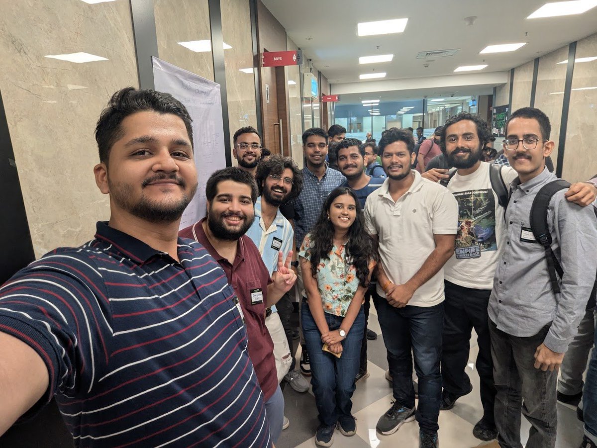 DhiruCodes's tweet image. Meeting NINE alumni from TSEC (my college) was the LAST thing I expected at @MumbaiFOSS
SUCH amazing engineers :)
I'm VERY pleasantly surprised. Good to know there is awareness about such events in TSEC peeps.
Also @the_indianyoga aap bhi aaj se TSEC ke honorary alumnus