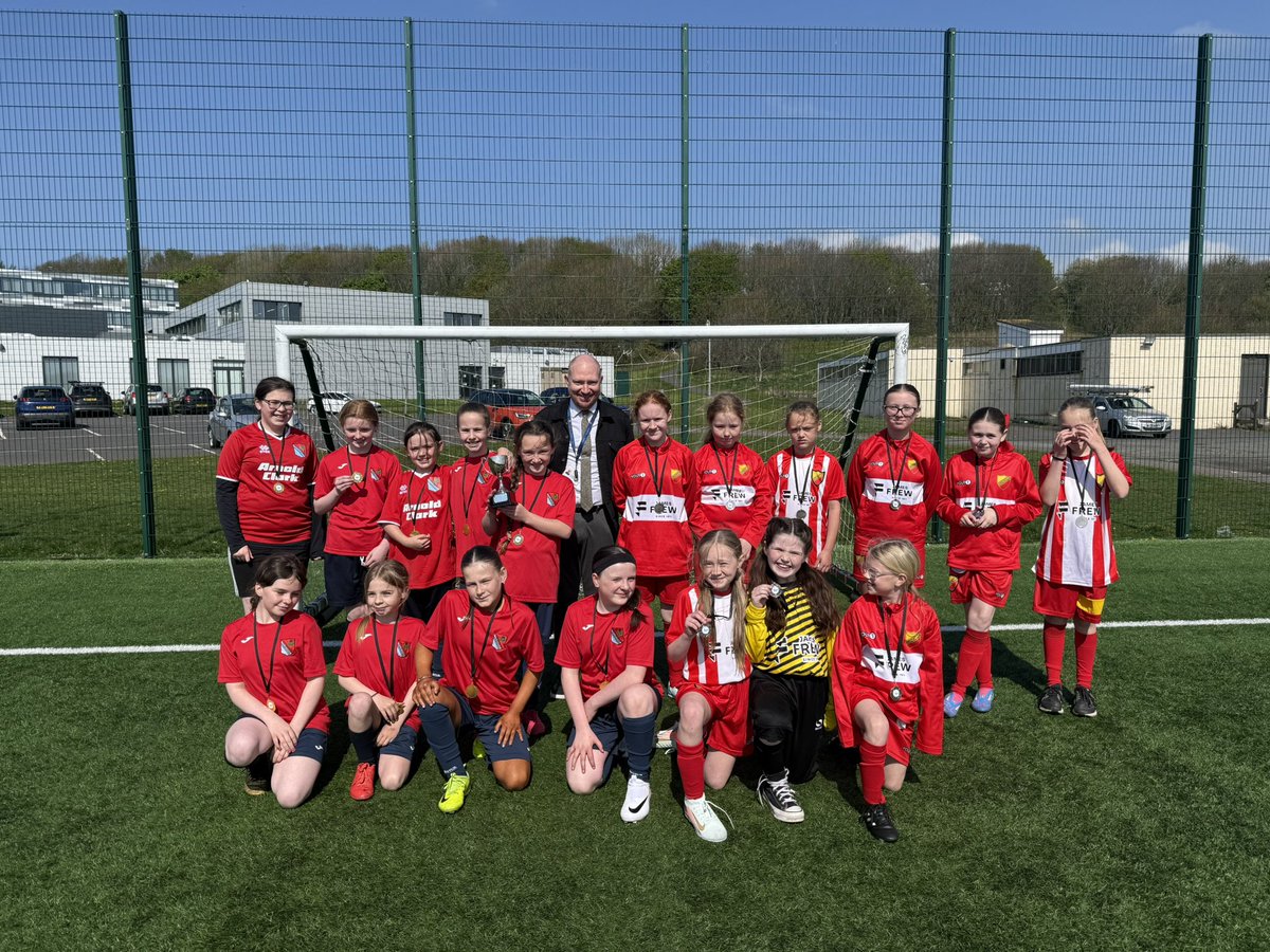 ASAuchenharvie's tweet photo. #NAEvents 💛🖤

Yesterday we held our 1st Davie Hosie Memorial Cup (formerly Easter Cup) at Auchenharvie. 

Huge thanks to our schools for taking part, our S3/ S4 leaders and @AuchenharviePE for hosting.

Girls
🥇 @Caledonia_PS 
🥈 @glencairn_ps 

Boys
🥇 Ardeer
🥈 Glencairn https://t.co/xBx5cXDPwj