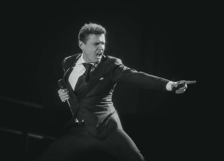 LUISMIARCHIVE's tweet photo. Luis Miguel. https://t.co/w3oE96jLyg