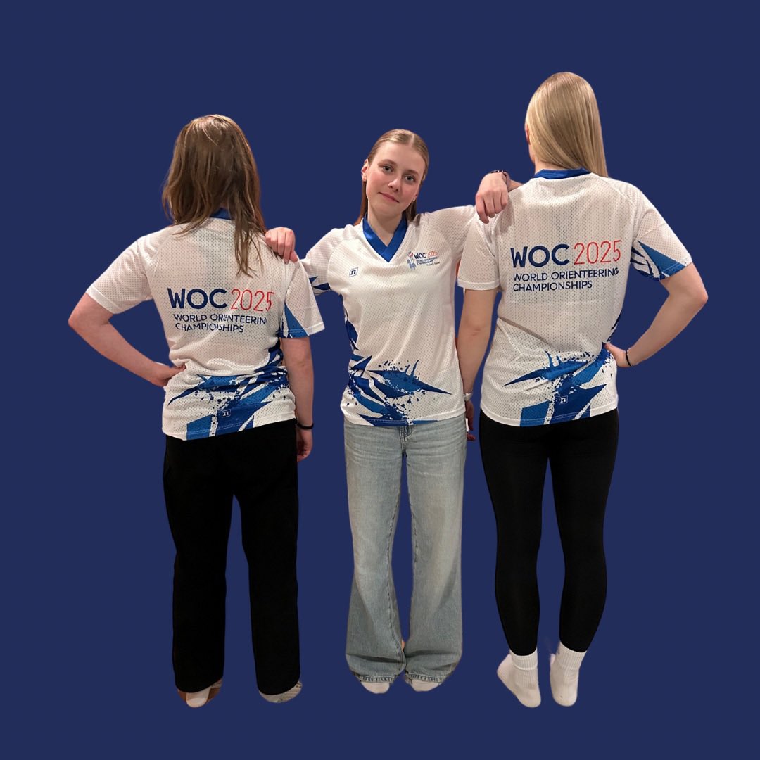 Ensi kesän kotikisojen eli suunnistuksen MM-kisojen suunnistuspaitoja on nyt myynnissä mm. Finnish Spring -kisoissa ja KuoSun vapputapahtumassa sekä WOC2025-verkkokaupassa. Tule ja hanki sinivalkoista päällesi, ja kannusta urheilijoita menestykseen!