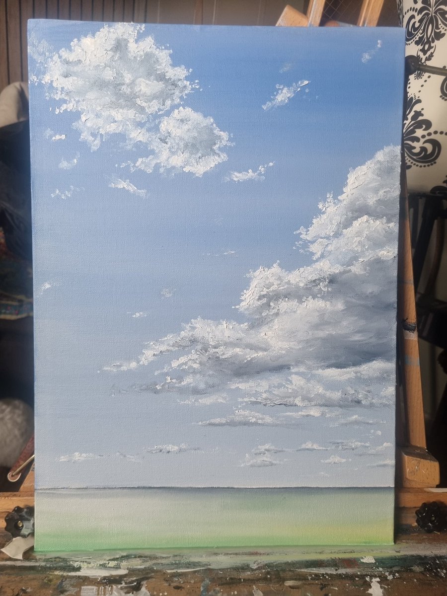 I love this beautiful summers day painting of sunny happy clouds.
Done in Oil.
I wanted the focus to be on the clouds, so I left the landscape extremely plain and simple.
#art #clouds #oilpainting #artist