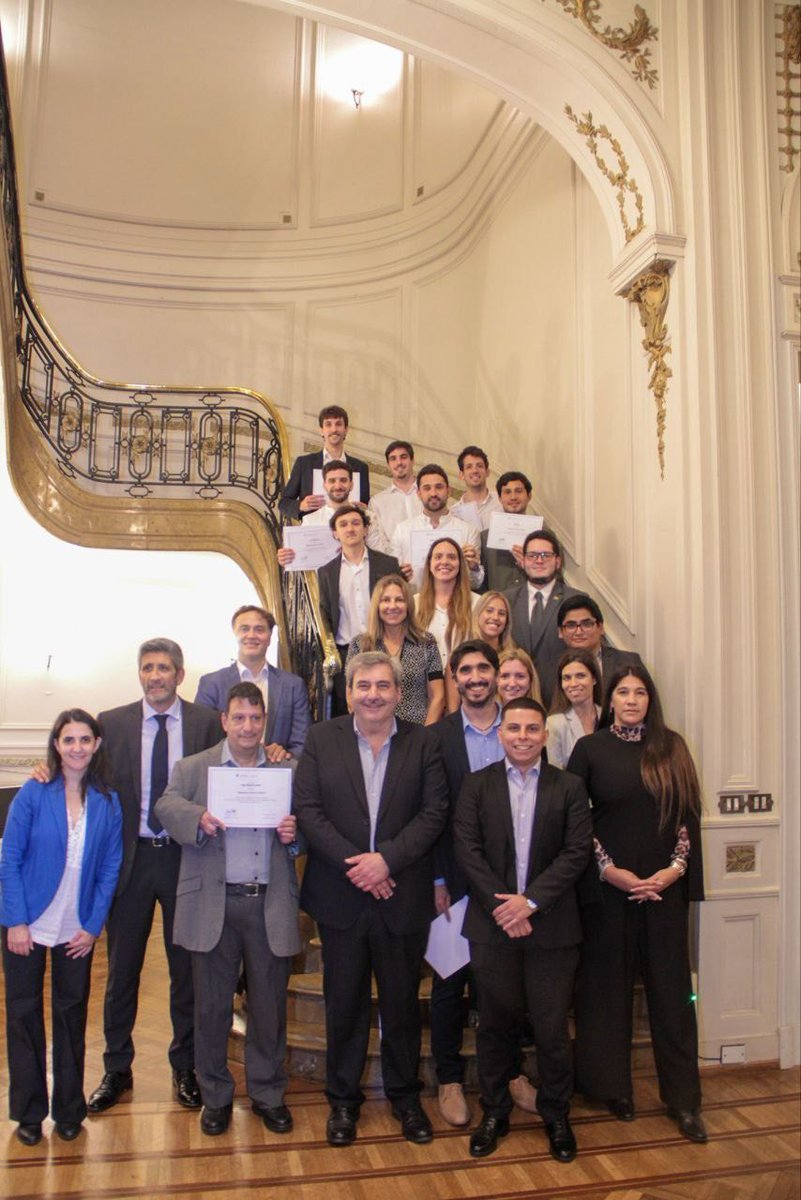 ¡Felicitaciones a todos los que recibieron en el día de ayer el diploma de la Diplomatura en Derecho del Deporte de la <a href="/AustralDerecho/">Austral Derecho</a> cursada en 2024!
