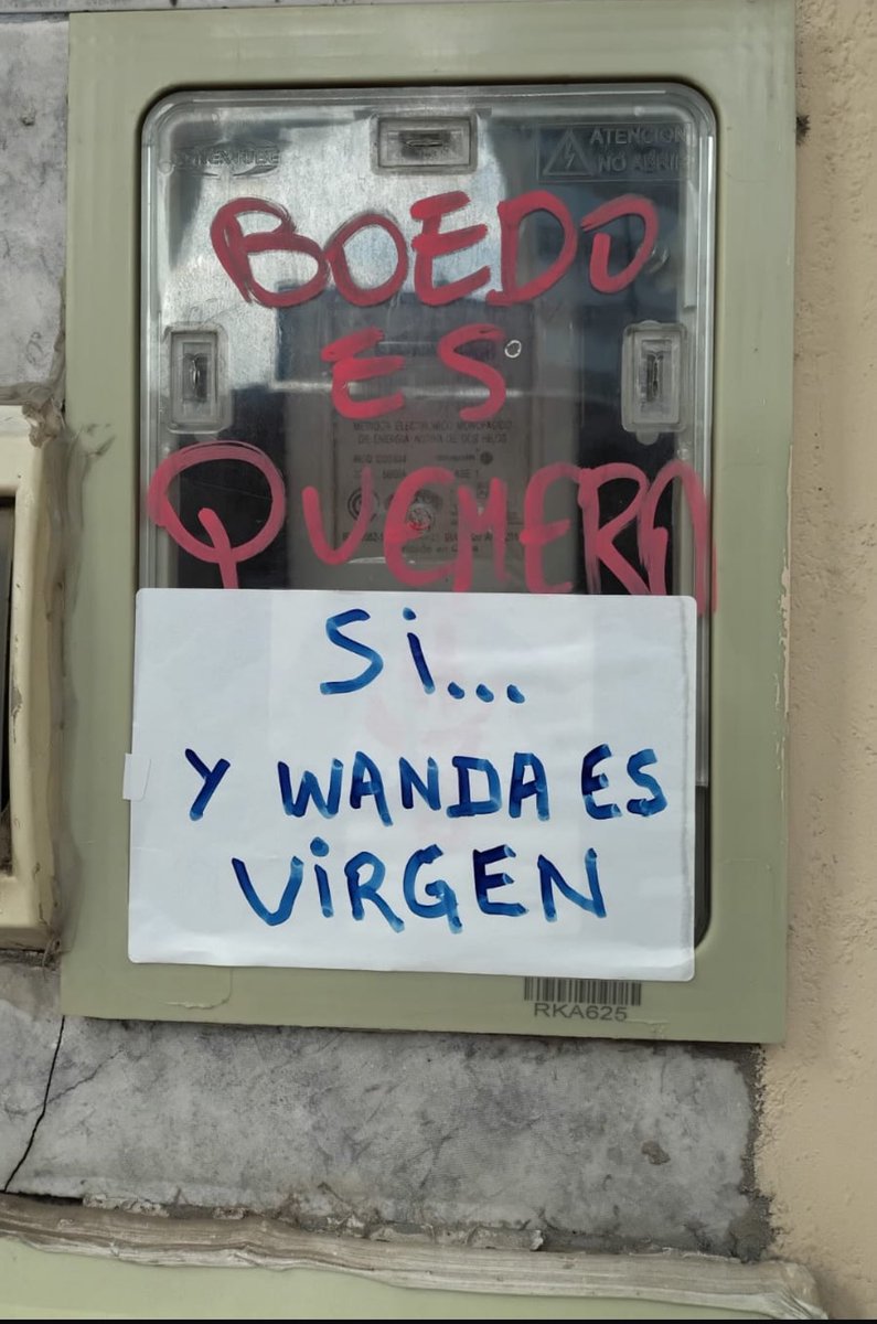 El barrio anda diciendo, domados hasta en los medidores de luz 🤣🤣Pobre gente 💙♥️💙
