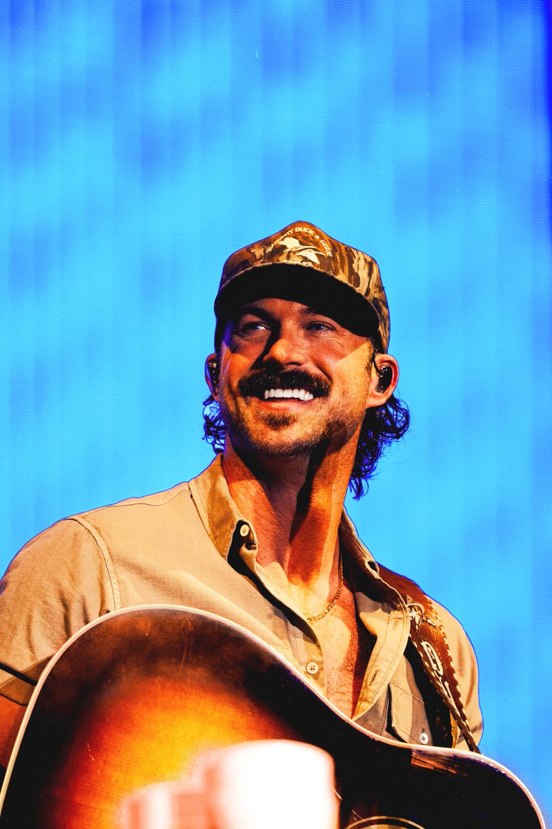 altwavemag's tweet image. Throwback of @RileyGreenMusic crushing it live from Country Calling Fest

📸: Harrison Webb
#country #altwave #magazine