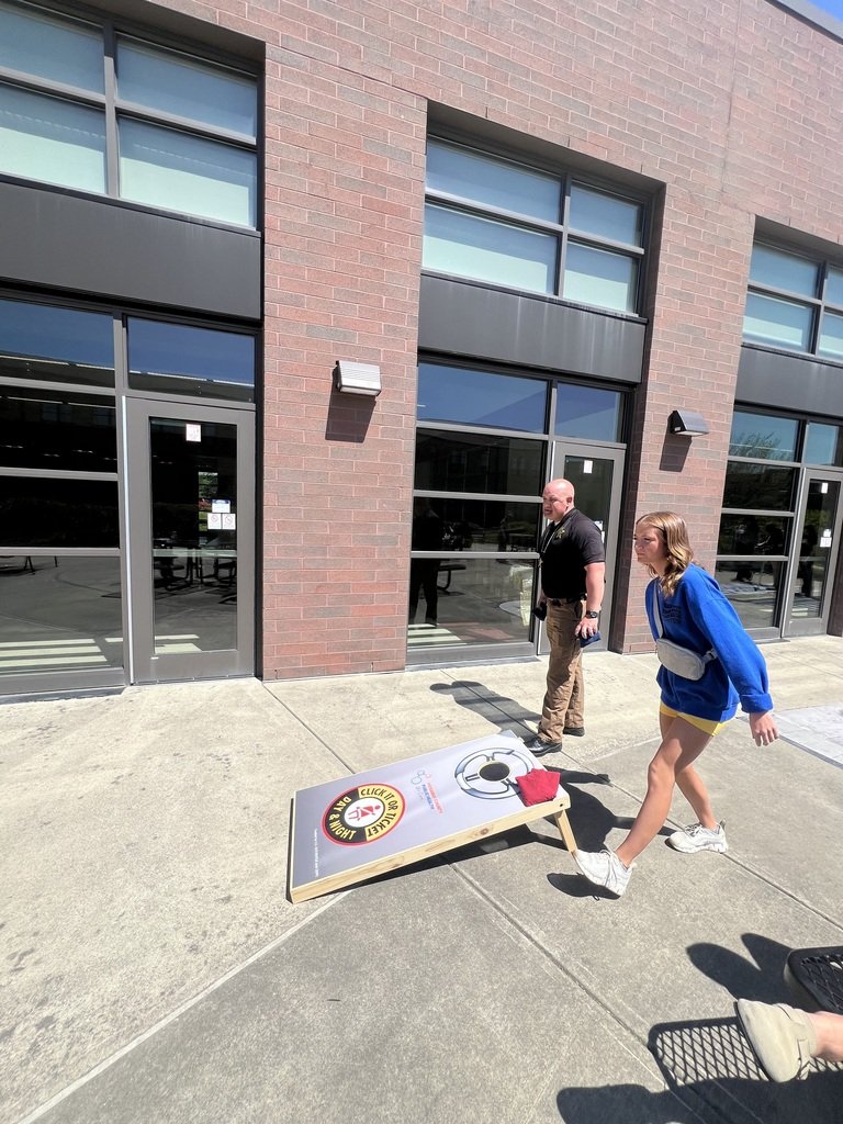 CirclevilleCity's tweet image. Thanks to our partnership with the Pickaway County Sheriff's Office, PAAC, the Ohio School Safety Center, and the Pickaway County Health Department, CHS students participated in a fun #PromSafety event centered around the dangers of distracted driving and substance abuse!