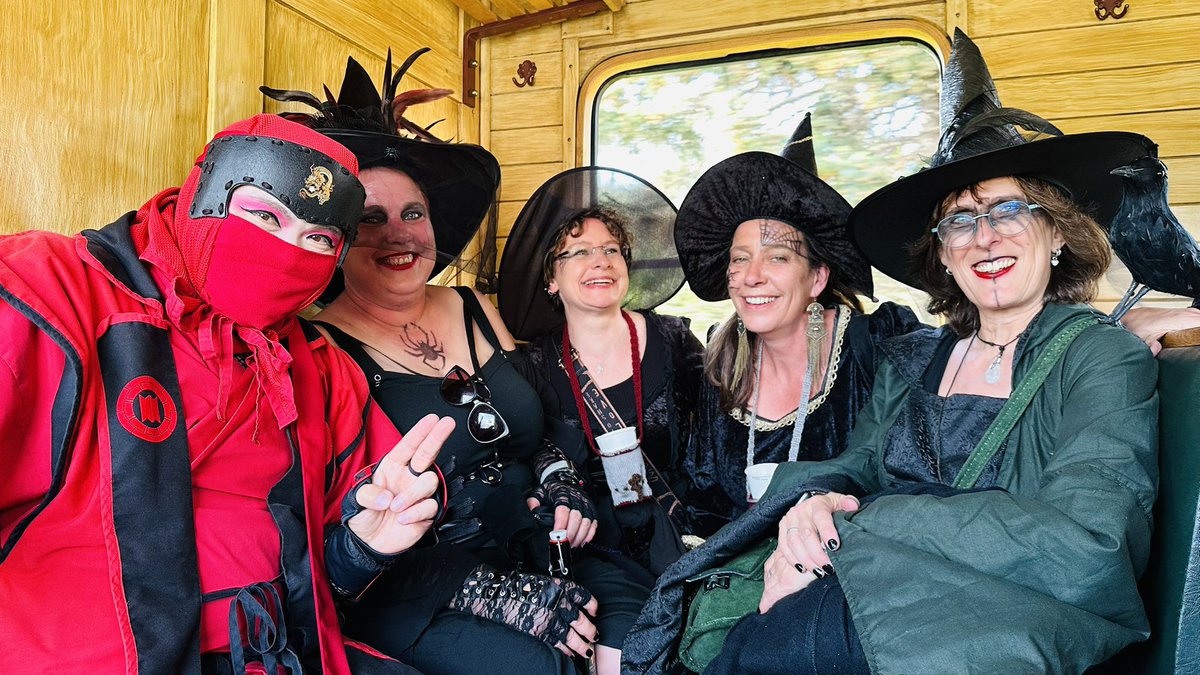 もうすぐまた「ヴァルプルギスの夜」🧙‍♀️
4/30はハルツ山地へ行こう！
と言う事で、ほぼ1年越しに昨年の様子を動画にまとめてみました☺️

特別出演: 忍者🥷水影さん <a href="/ninjamizukage/">忍者水影(ニンジャミズカゲ)</a> 

今年も楽しみ〜😍
youtu.be/K3WyzWLUvHg?si…