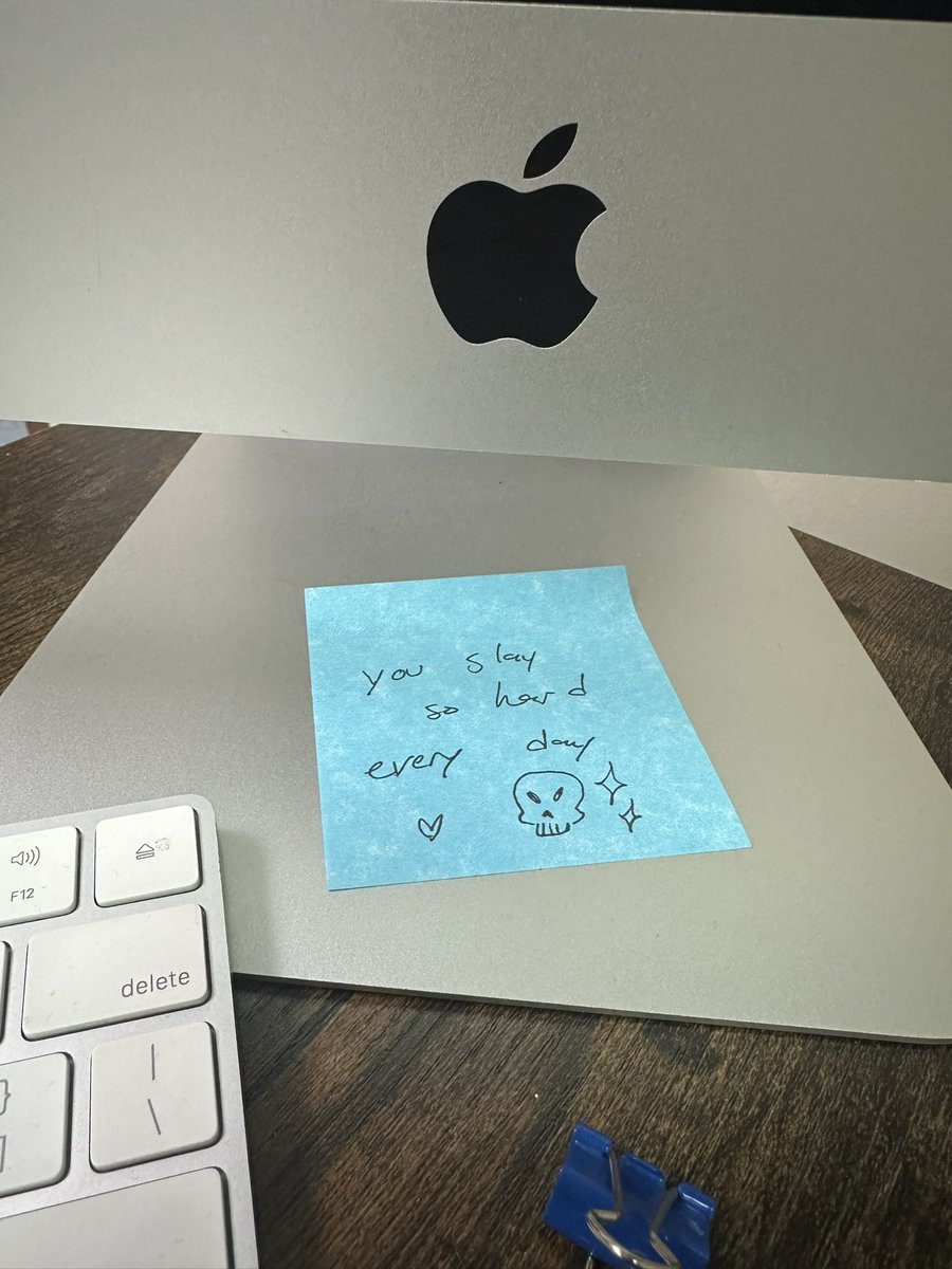 I love it when <a href="/LabTerror/">Terror Management Lab</a> leaves me notes at my lab desk. 😍