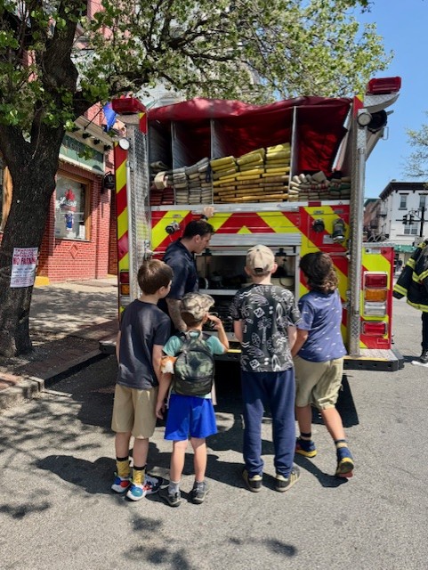 HobokenFire's tweet image. Hoboken Fire represented at #TakeYourChildToWorkDay at @CityofHoboken City Hall today. Thanks to all the kids who came out to learn all about what Hoboken Firefighters and @Hoboken_EMS do!
Maybe we'll see some of you on our trucks in (more than) a couple of years!!!!