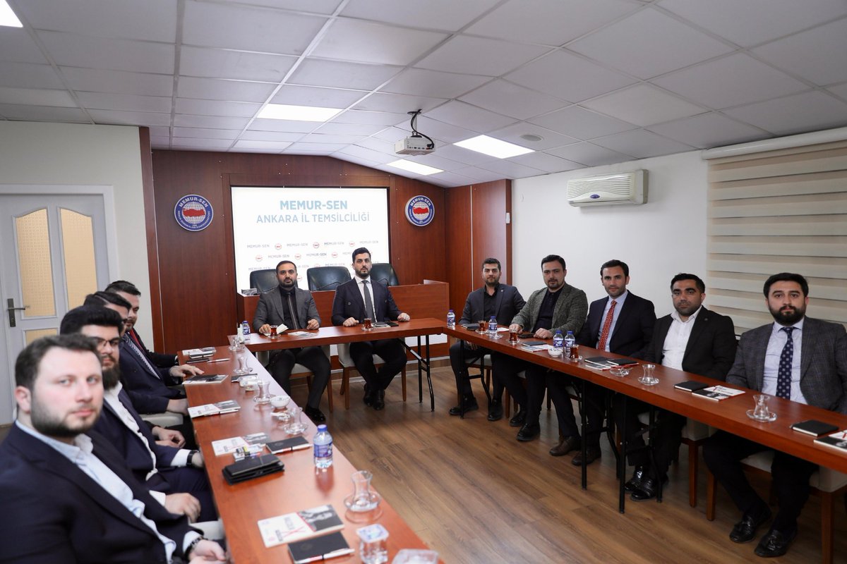 Ankara Gençlik STK’ları Platformu İcra Kurulu toplantımızı, Genç Memur-Sen ev sahipliğinde gerçekleştirdik. 

Ankara’nın gençliğine hep birlikte, daha güçlü adımlarla hizmet etmeye devam edeceğiz.

📍Genç Memur-Sen
📍TÜGVA
📍MTTB
📍Genç Kızılay
📍Genç MÜSİAD
📍Genç TÜMSİAD
📍Genç