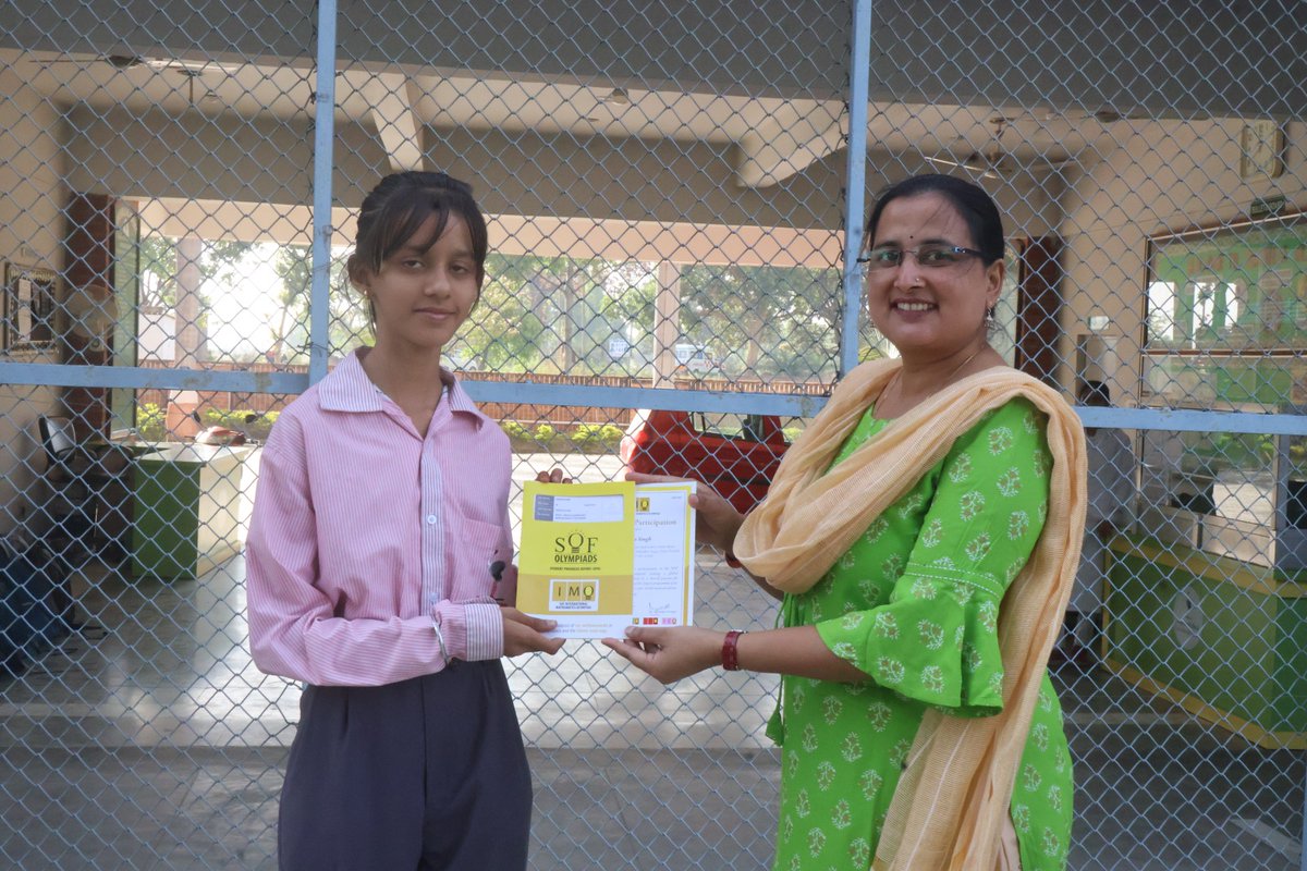 RRDF_Trust's tweet image. Celebrating Excellence!
Proud of our students for securing top ranks at State &amp;amp; National levels in Hindi, Math &amp;amp; Commerce Olympiads! Their success fuels a passion for learning &amp;amp; healthy competition. #OlympiadWinners #AcademicExcellence