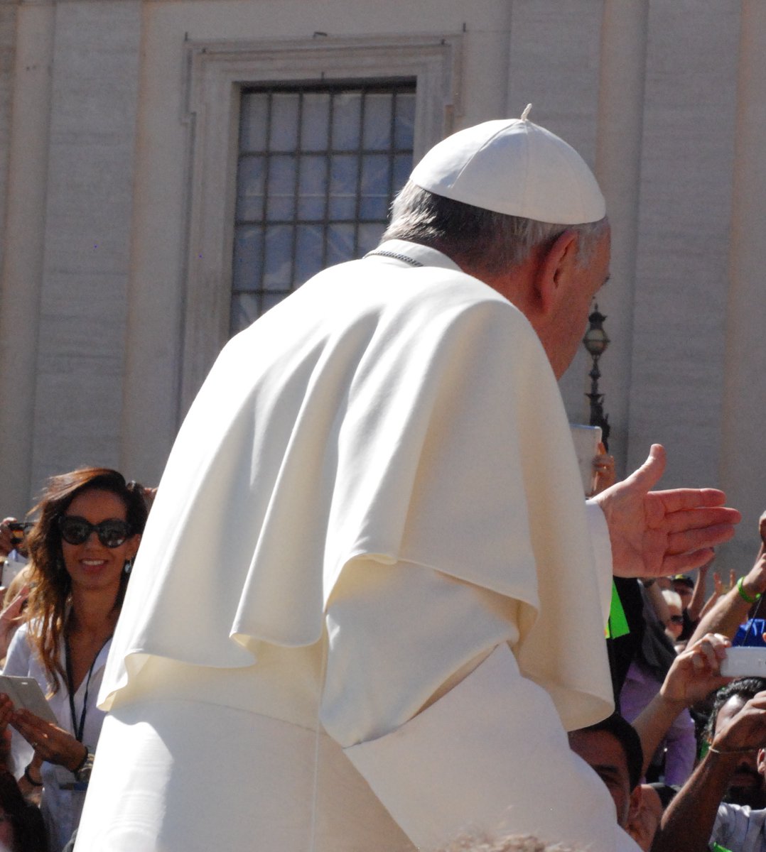 I did a really long post about Pope Francis and the book that helped me "get" him (the post is only Part 1!!!): romans8v29.blogspot.com/2025/04/apprec…