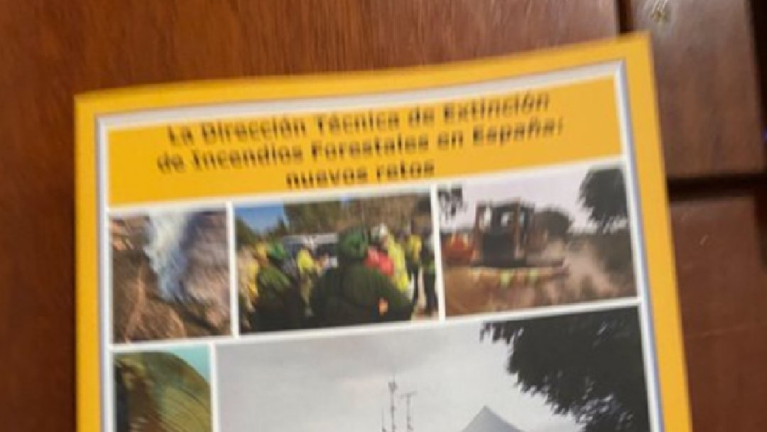 "La Dirección Técnica de Extinción de Incendios Forestales en España:
nuevos retos" 
Enhorabuena <a href="/DM_Molina_T/">DomingoM Molina T</a> y @MirSavateate por el rigor y persistencia demostrados en la edición d este magnífico compendio d conocimiento y experiencia acumulados en gestión d incendios forestales