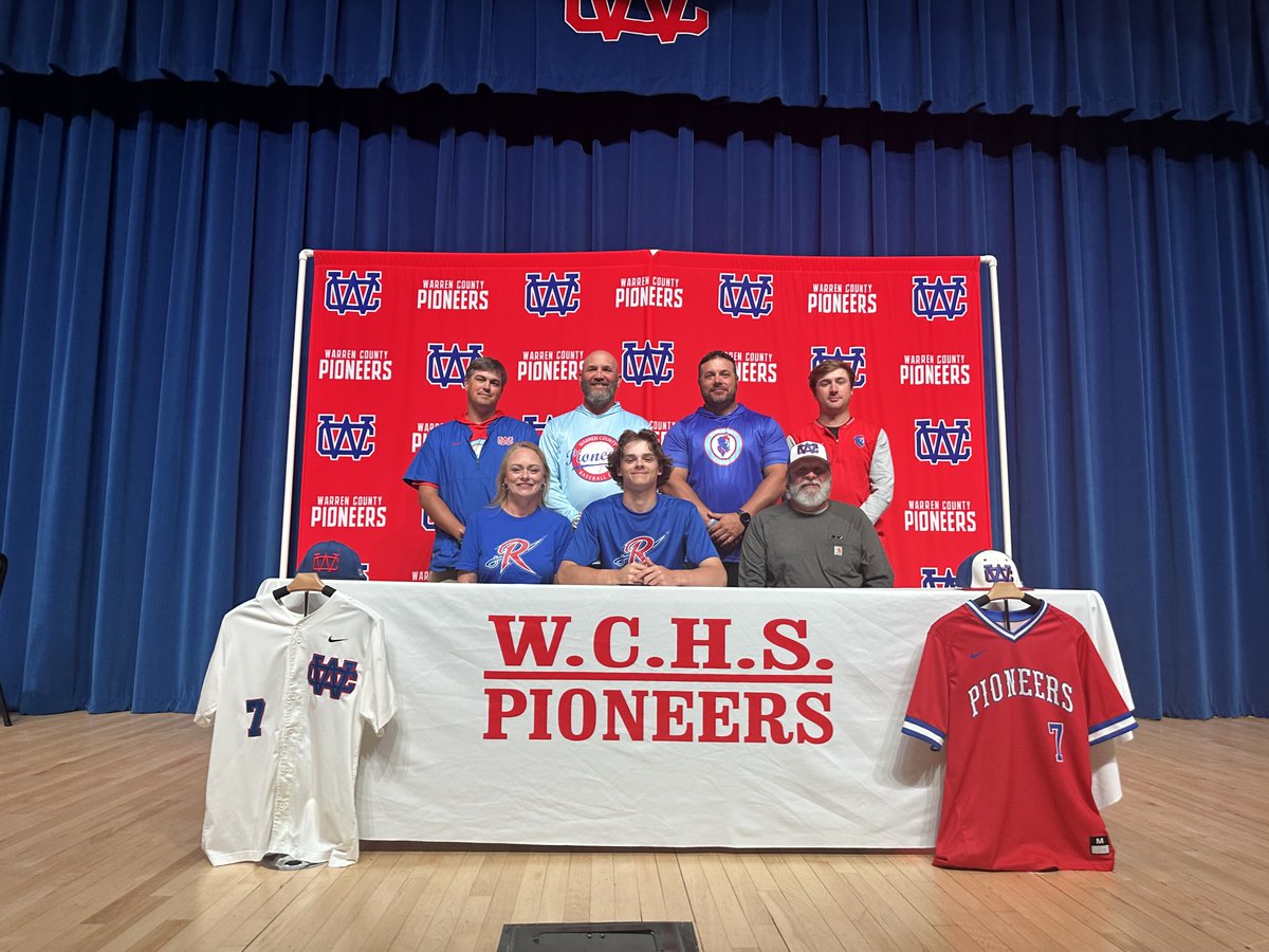PioneersWF931's tweet photo. So proud of Evan Snapp on signing with Roane. They got a young man. https://t.co/NhHda8W6Ux