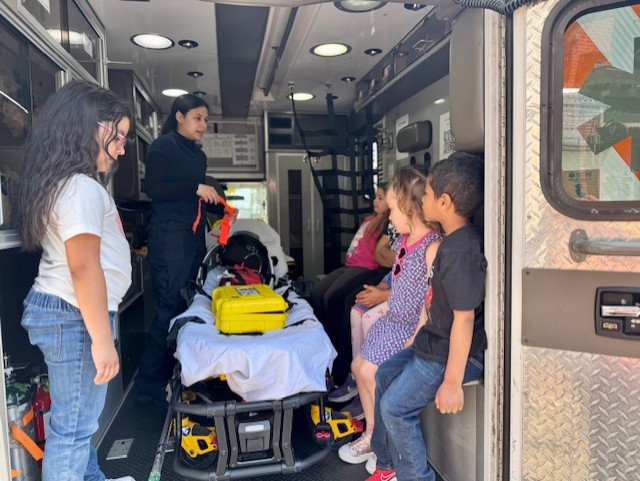 HobokenFire's tweet image. Hoboken Fire represented at #TakeYourChildToWorkDay at @CityofHoboken City Hall today. Thanks to all the kids who came out to learn all about what Hoboken Firefighters and @Hoboken_EMS do!
Maybe we'll see some of you on our trucks in (more than) a couple of years!!!!