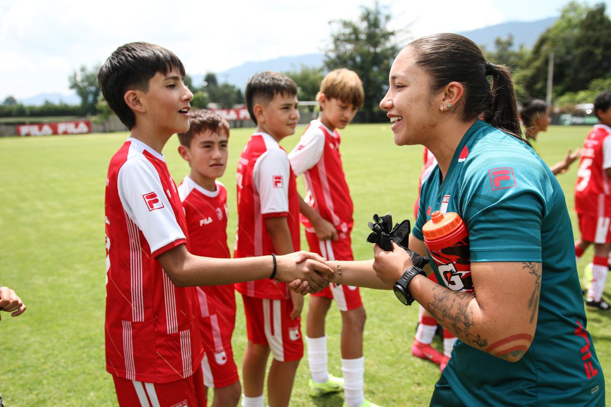 Escuelas Santa Fe tweet media